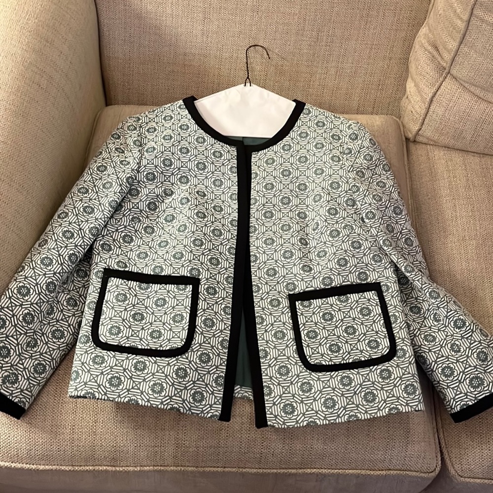 Nine West jacket. Size 6.